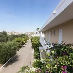 Ξενοδοχείο Tivoli Φαληράκι