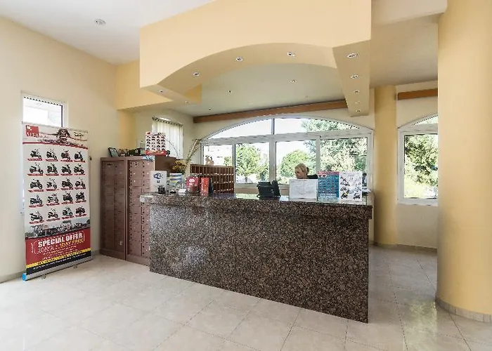 فندق Tivoli فاليراكي