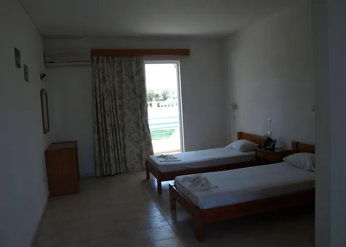 Tivoli فندق فاليراكي