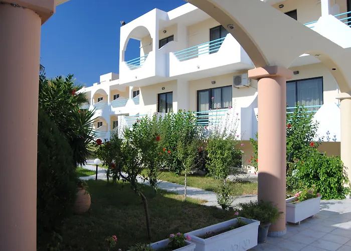 فندق Tivoli فاليراكي