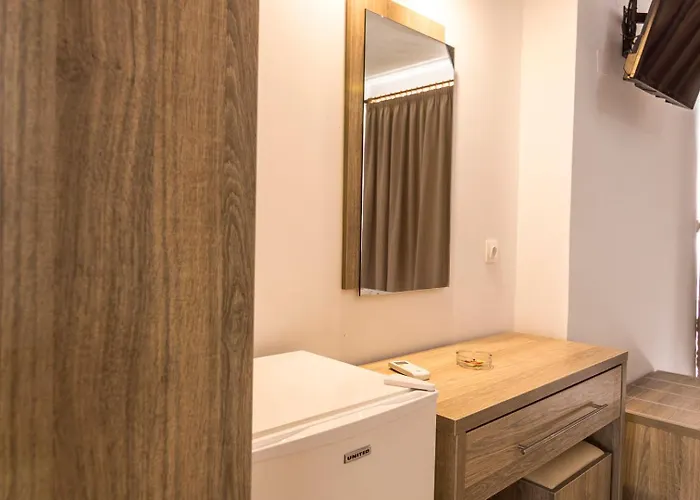 Tivoli Отель 3*